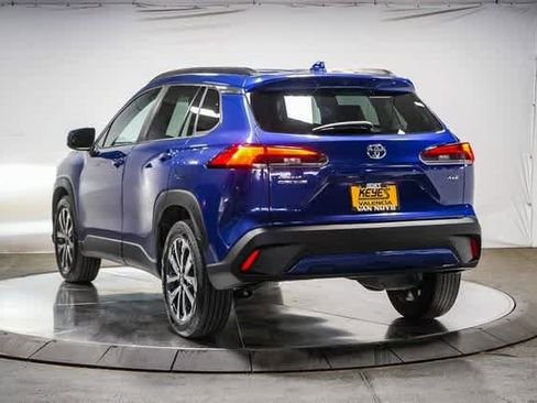 Certified 2024 Toyota Corolla Cross XLE image 3