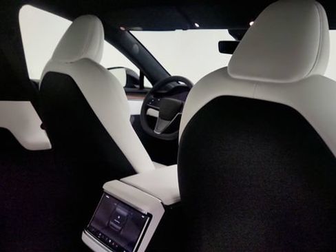 Used 2023 Tesla Model S Standard Range AWD/4WD image 39