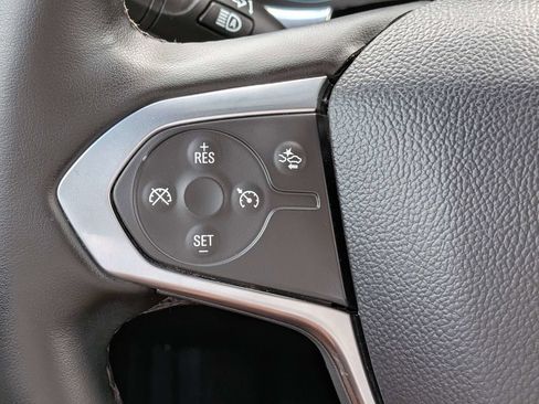 Used 2023 Chevrolet Traverse LT FWD image 27