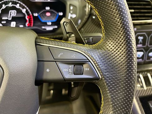 Used 2022 Lamborghini Urus image 23