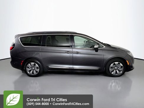 Used 2018 Chrysler Pacifica Limited w/ Advanced Safetytec Group image 19