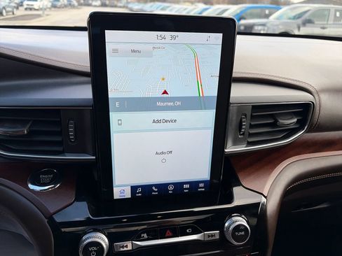 Used 2023 Ford Explorer King Ranch w/ Technology Package image 28