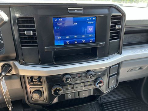 New 2025 Ford F550 4x4 SuperCab Super Duty image 14