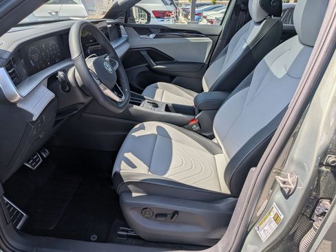 New 2026 Volkswagen Tiguan SE R-Line AWD/4WD image 14