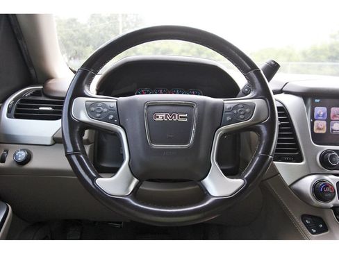 Used 2019 GMC Yukon XL SLT w/ Open Road Package RWD image 17