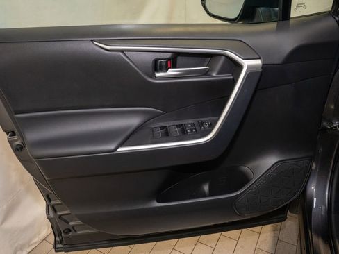 Used 2025 Toyota RAV4 XLE w/ Convenience Package image 12