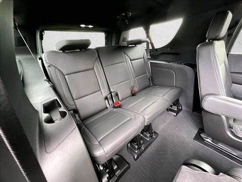 Used 2026 Chevrolet Suburban LT w/ Comfort Package RWD image 29