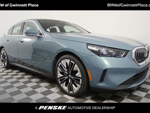 Certified 2025 BMW 540i xDrive image 1