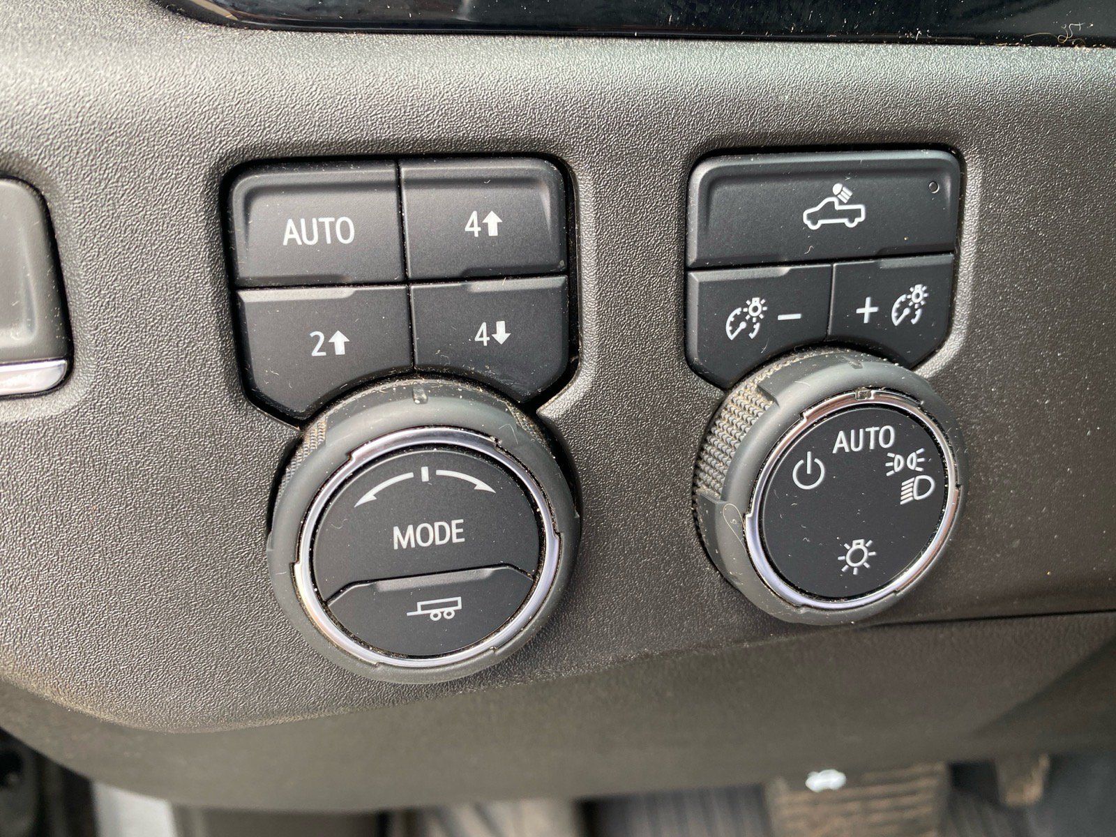 Used 2024 Chevrolet Silverado 1500 LT AWD/4WD image 15