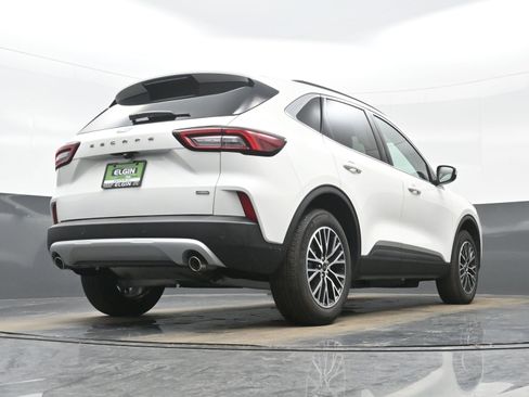 Used 2025 Ford Escape SE image 29