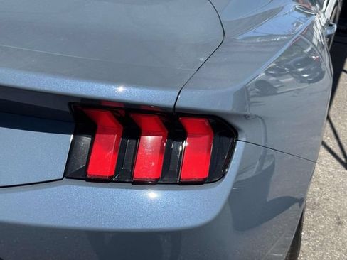 Used 2025 Ford Mustang Coupe RWD image 12