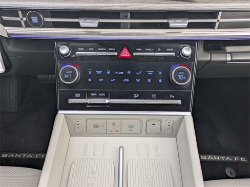 Used 2025 Hyundai Santa Fe Calligraphy image 18