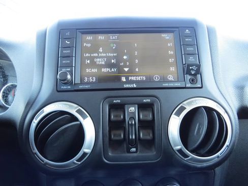 Used 2017 Jeep Wrangler Unlimited Sahara w/ Quick Order Package 24E Chief AWD/4WD image 23