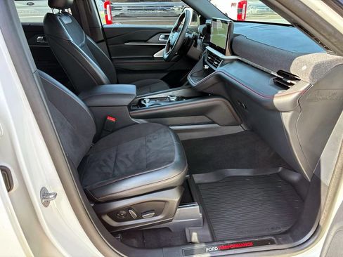 Used 2025 Ford Explorer ST AWD/4WD image 19