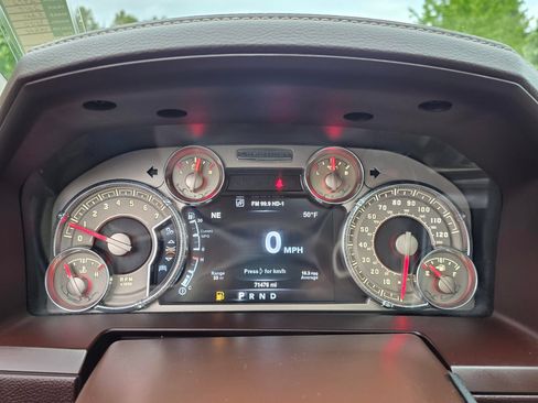 Used 2017 RAM 3500 Laramie Longhorn w/ Convenience Group AWD/4WD image 13
