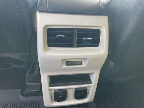 Used 2017 Ford Edge Titanium w/ Equipment Group 302A AWD/4WD image 14