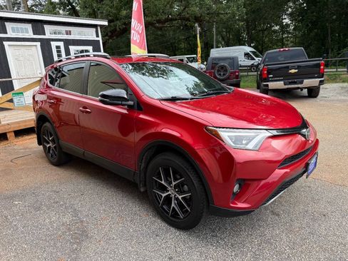 Used 2017 Toyota RAV4 SE w/ Power Extra Value Package AWD/4WD image 3