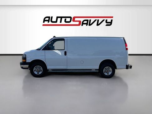 Used 2022 GMC Savana 2500 w/ Driver Convenience Package RWD image 4