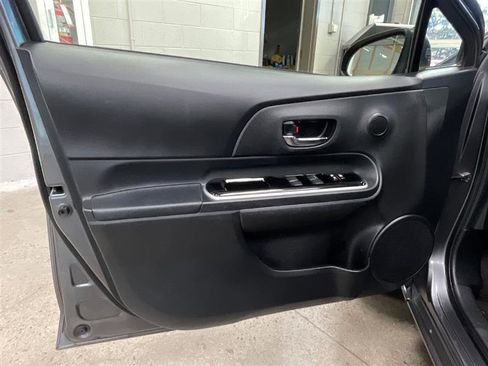 Used 2015 Toyota Prius C Three image 10