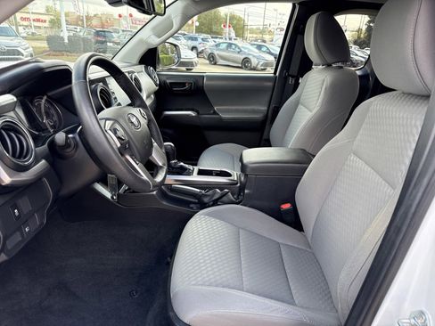 Used 2022 Toyota Tacoma SR5 image 11