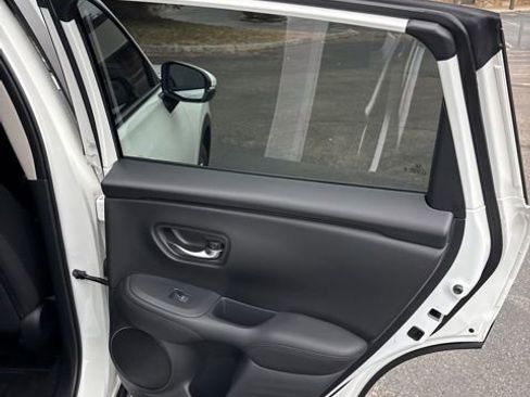 Used 2025 Honda HR-V LX image 38