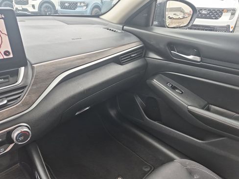 Used 2024 Nissan Altima 2.5 SV w/ SV Premium Package image 20