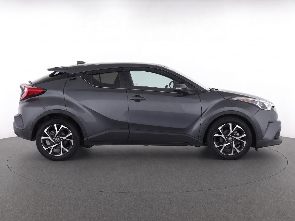 Used 2018 Toyota C-HR XLE FWD image 11