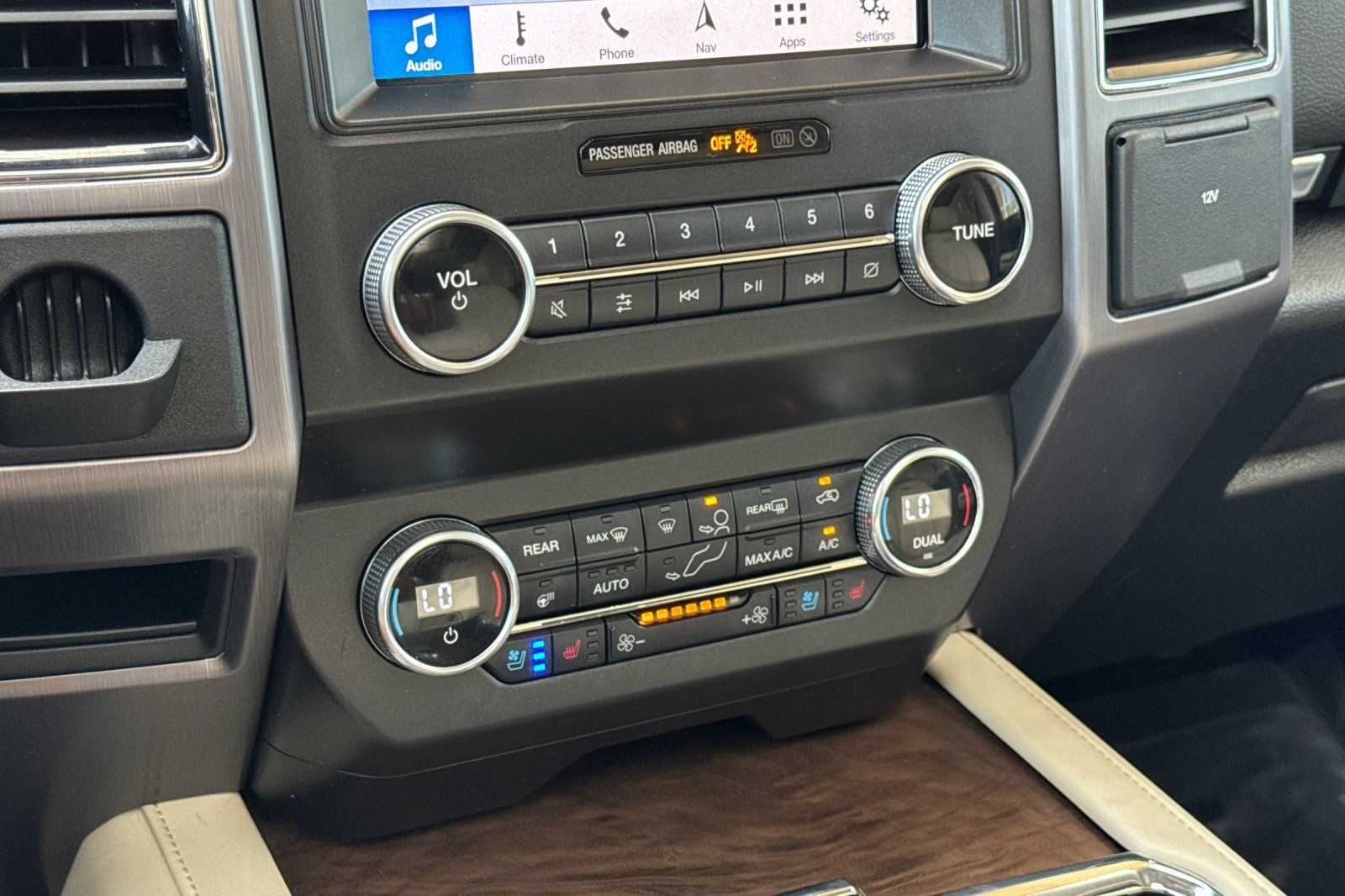 Used 2019 Ford Expedition Platinum RWD image 25