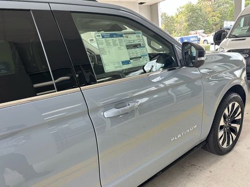 New 2025 Ford Expedition Platinum w/ Driver's Package image 11