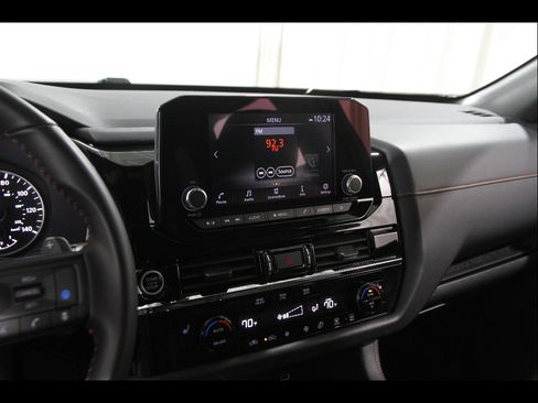 Used 2024 Nissan Pathfinder Rock Creek AWD/4WD image 9