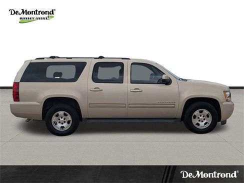 Used 2011 Chevrolet Suburban LT w/ Luxury Package image 4
