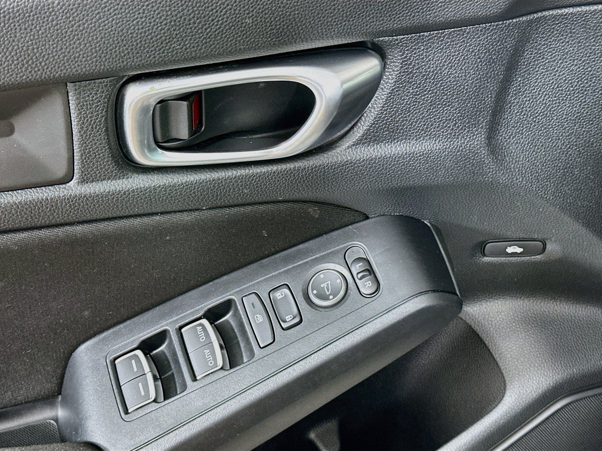 Used 2025 Honda Civic Sport image 15