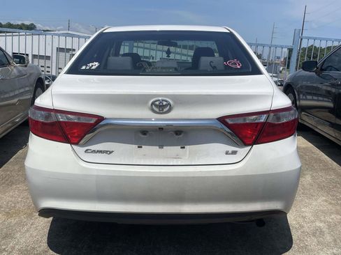 Used 2016 Toyota Camry LE FWD image 3