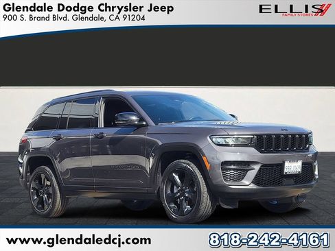 Used 2022 Jeep Grand Cherokee Altitude RWD image 1