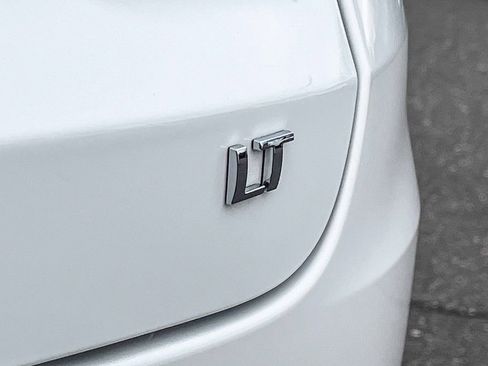 Certified 2025 Chevrolet Trax LT w/ LT Convenience Package image 11