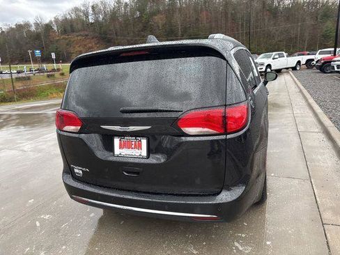 Used 2020 Chrysler Pacifica Touring-L Plus w/ Advanced Safetytec Group image 7