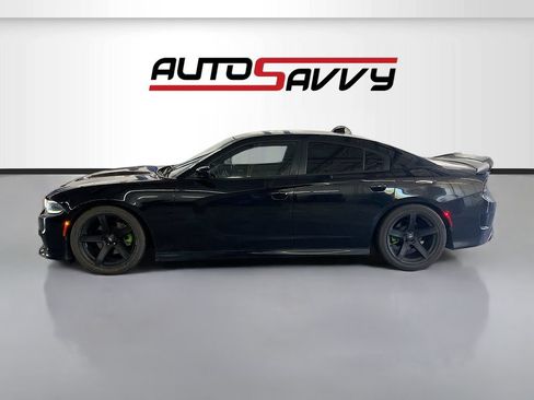 Used 2018 Dodge Charger R/T RWD image 4