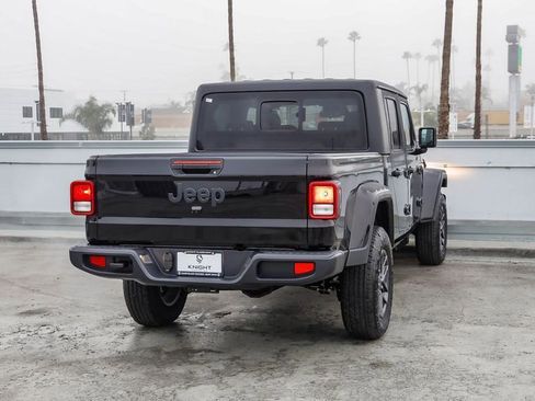 New 2026 Jeep Gladiator Sport image 9