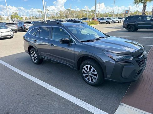 Certified 2023 Subaru Outback Premium image 3