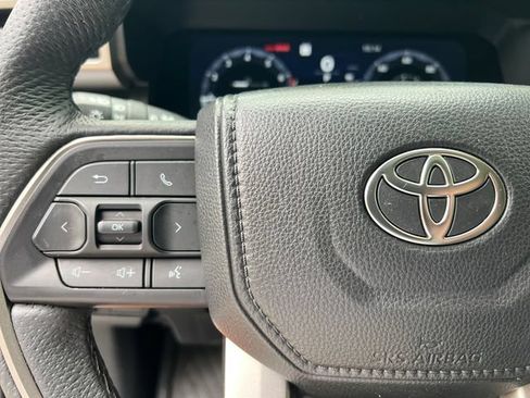 Used 2024 Toyota Tacoma TRD Off-Road w/ TRD Off Road Premium Package AWD/4WD image 31