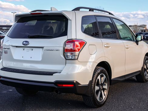 Used 2018 Subaru Forester 2.5i Premium w/ All-Weather Package image 4