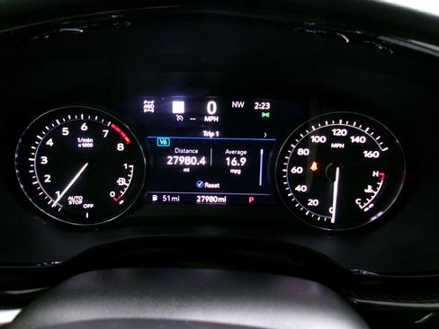 Used 2023 Cadillac XT6 Sport w/ LPO, ONYX Package image 9