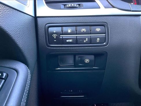 Used 2018 Genesis G80 3.8 w/ Option Group 03 RWD image 34