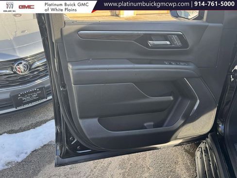 Used 2025 Chevrolet Tahoe LT image 15