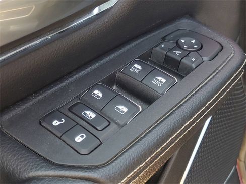 Used 2025 RAM 1500 Laramie image 11