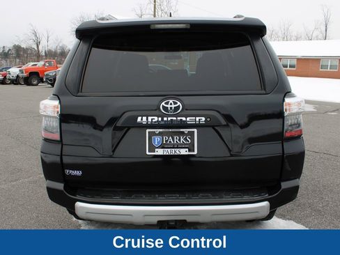 Used 2019 Toyota 4Runner TRD Off-Road image 9