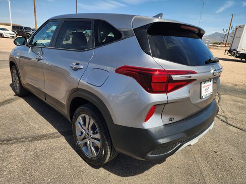 Used 2021 Kia Seltos LX AWD/4WD image 6