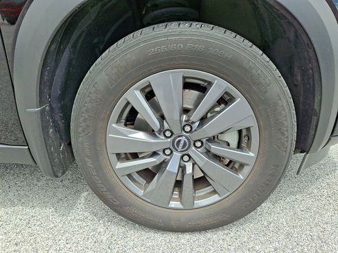 Used 2024 Nissan Pathfinder SV w/ SV Premium Package AWD/4WD image 10
