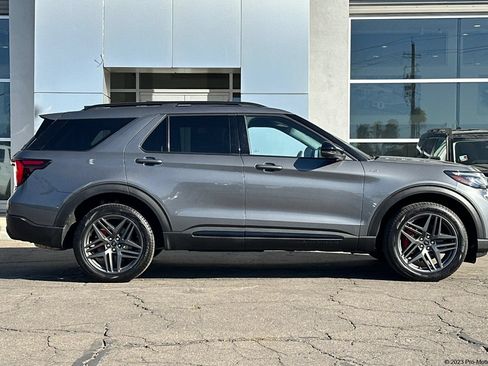 Certified 2025 Ford Explorer ST-Line w/ ST-Line Street Pack AWD/4WD image 3