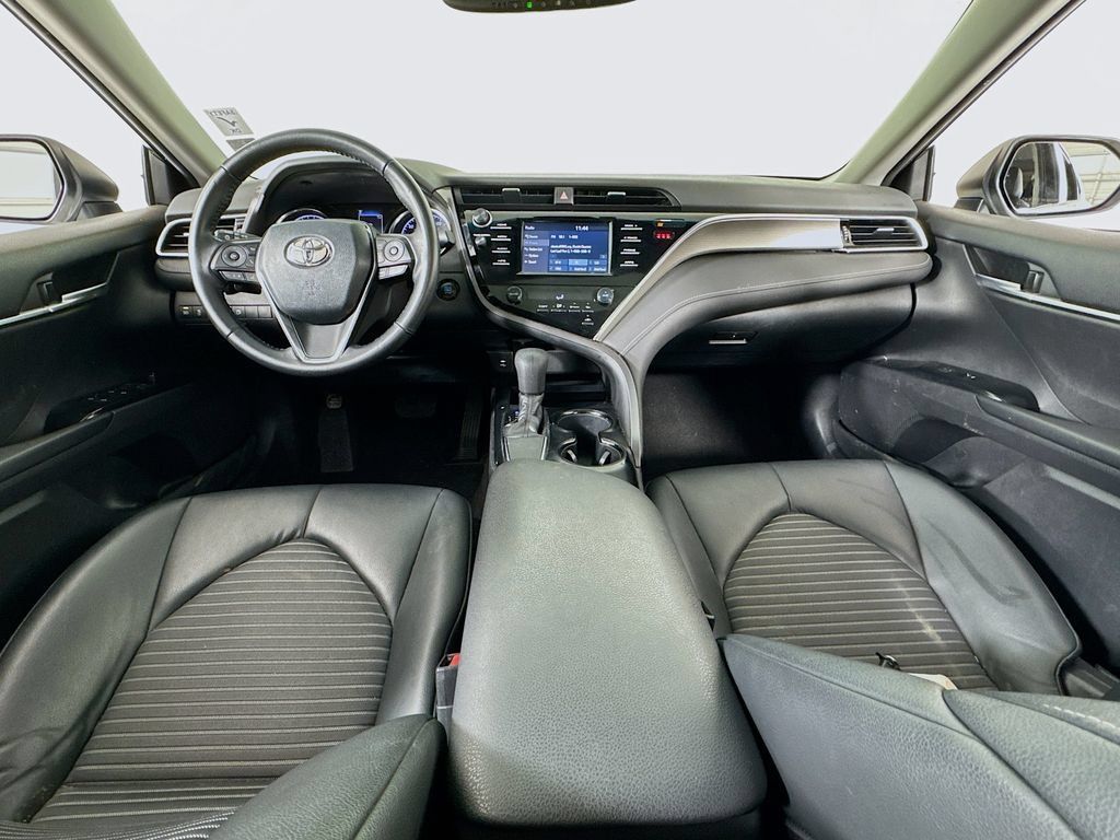 Used 2018 Toyota Camry SE w/ Moonroof Package FWD image 24